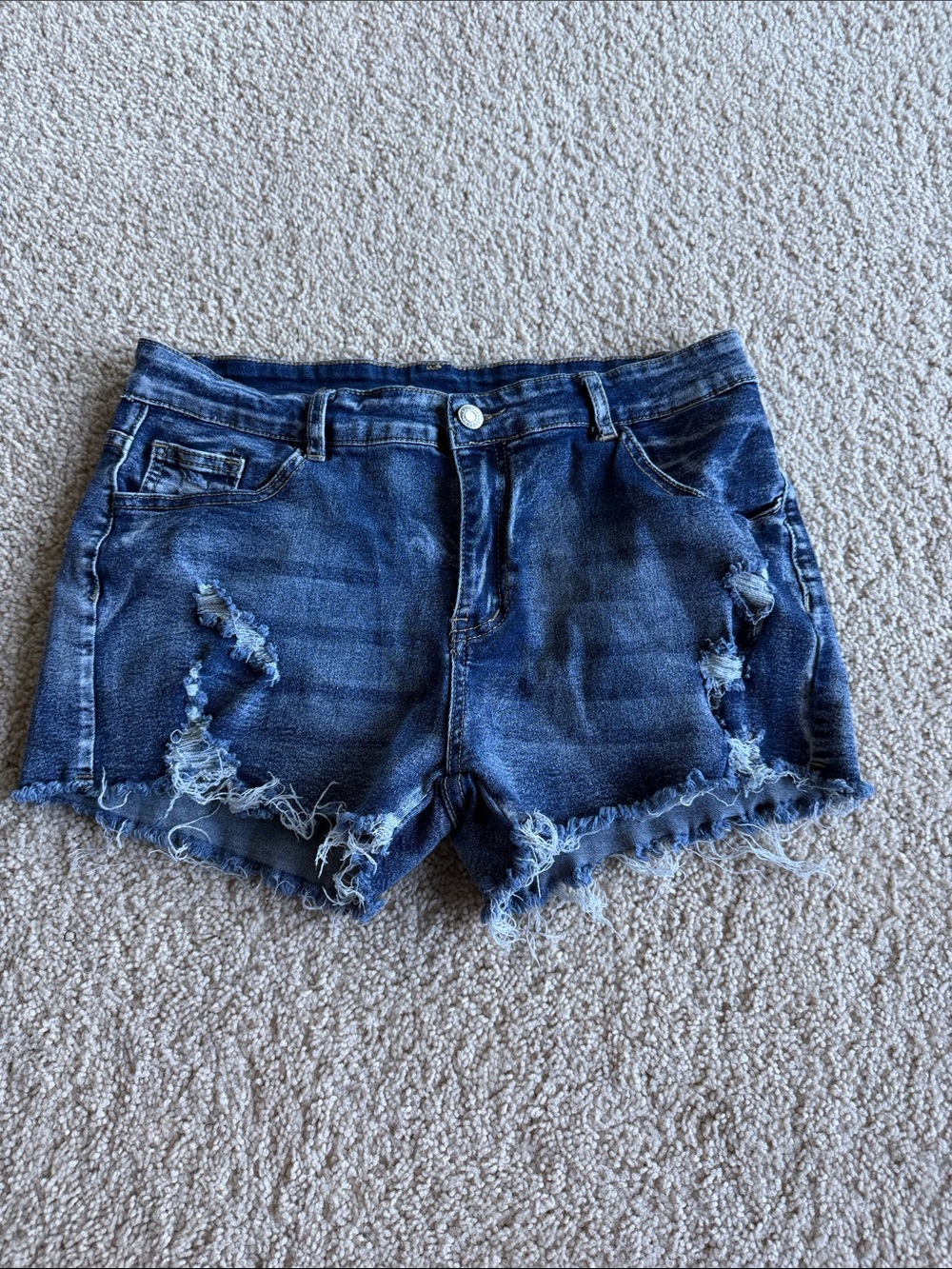 🚨Back-to-School Sale! All jeans/jean shorts $10 each or 2/$15—this weekend only🚨